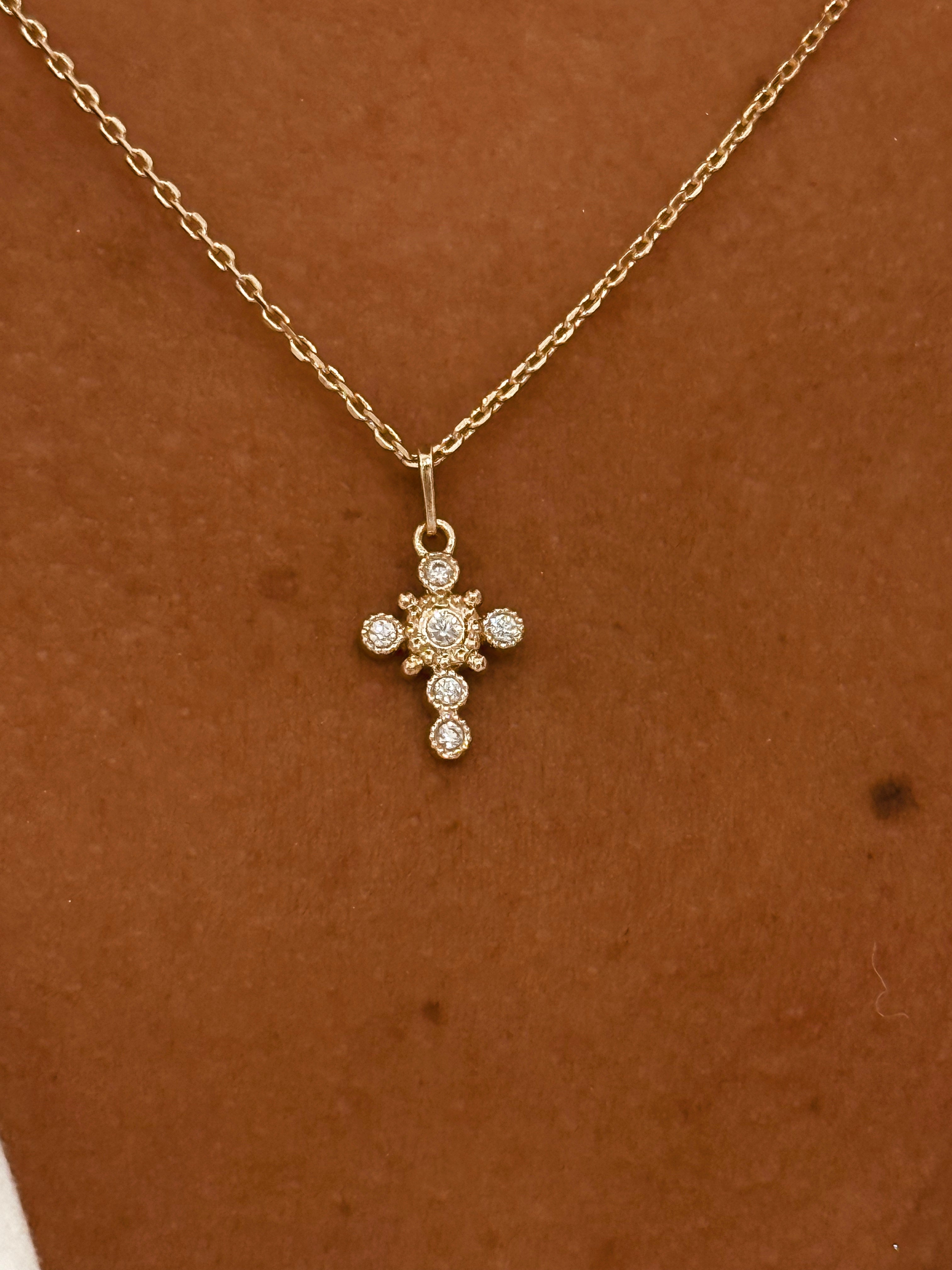 COLLIER VALERIA