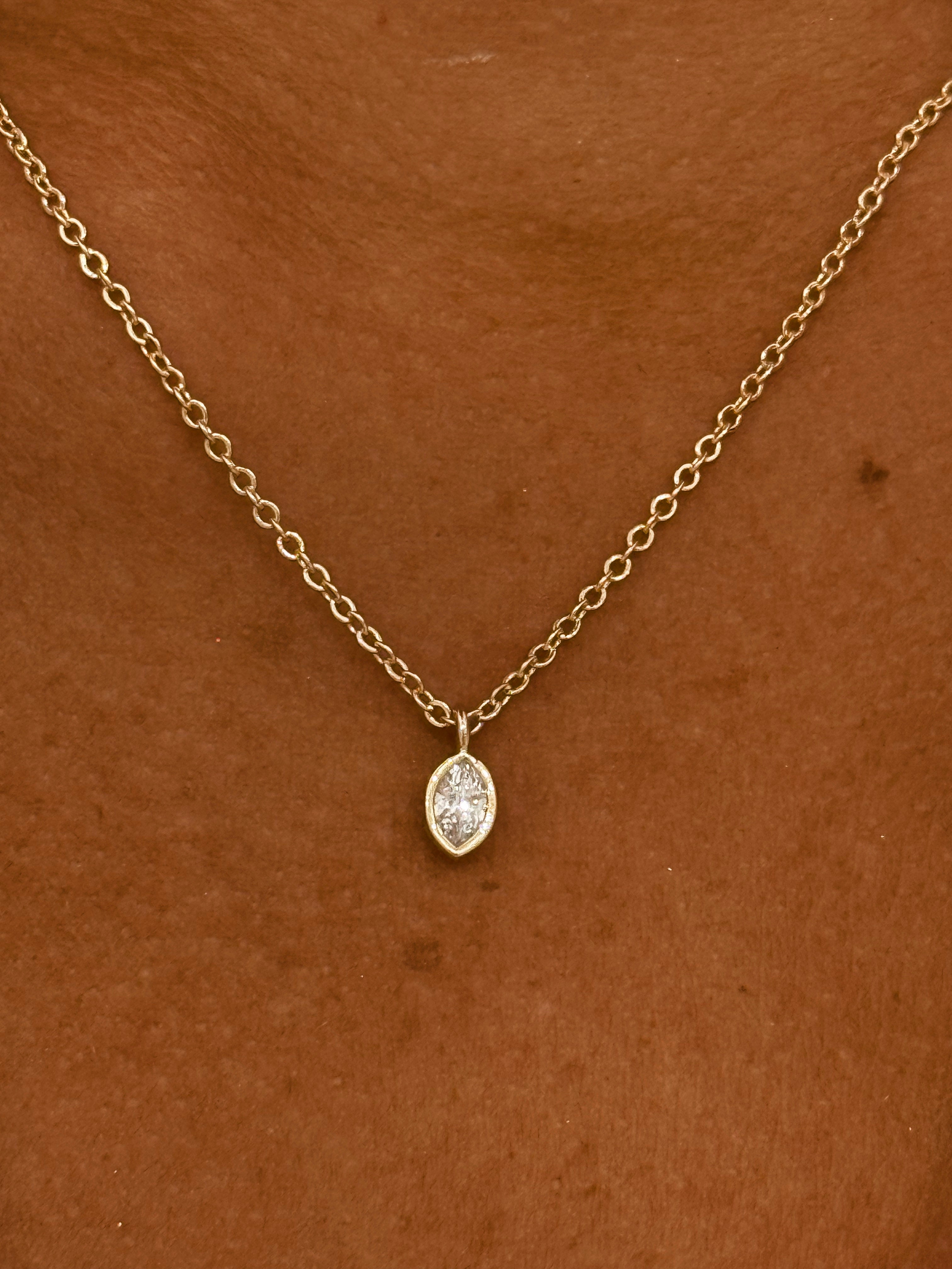 COLLIER VIOLETTE