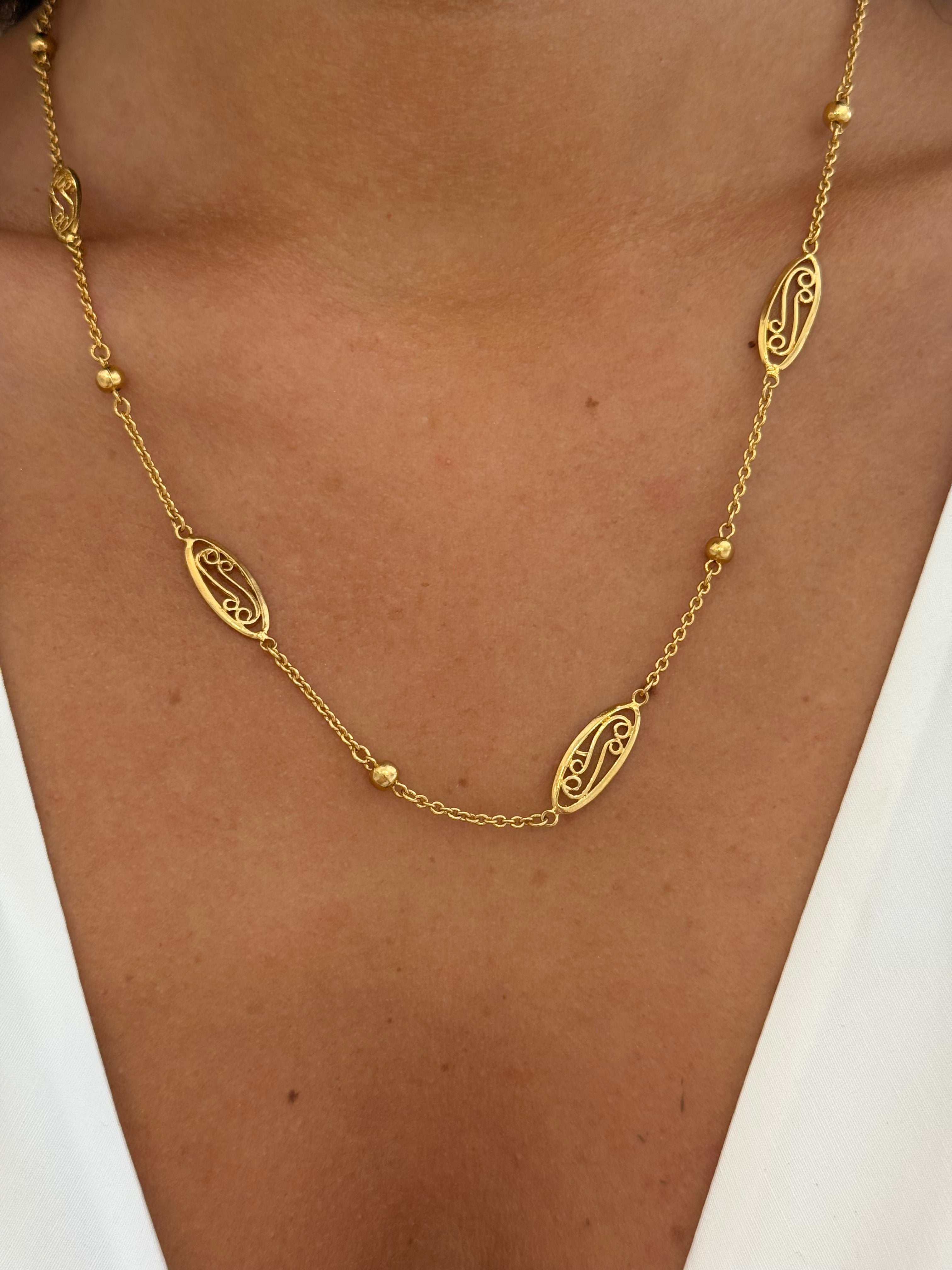 COLLIER HALONA