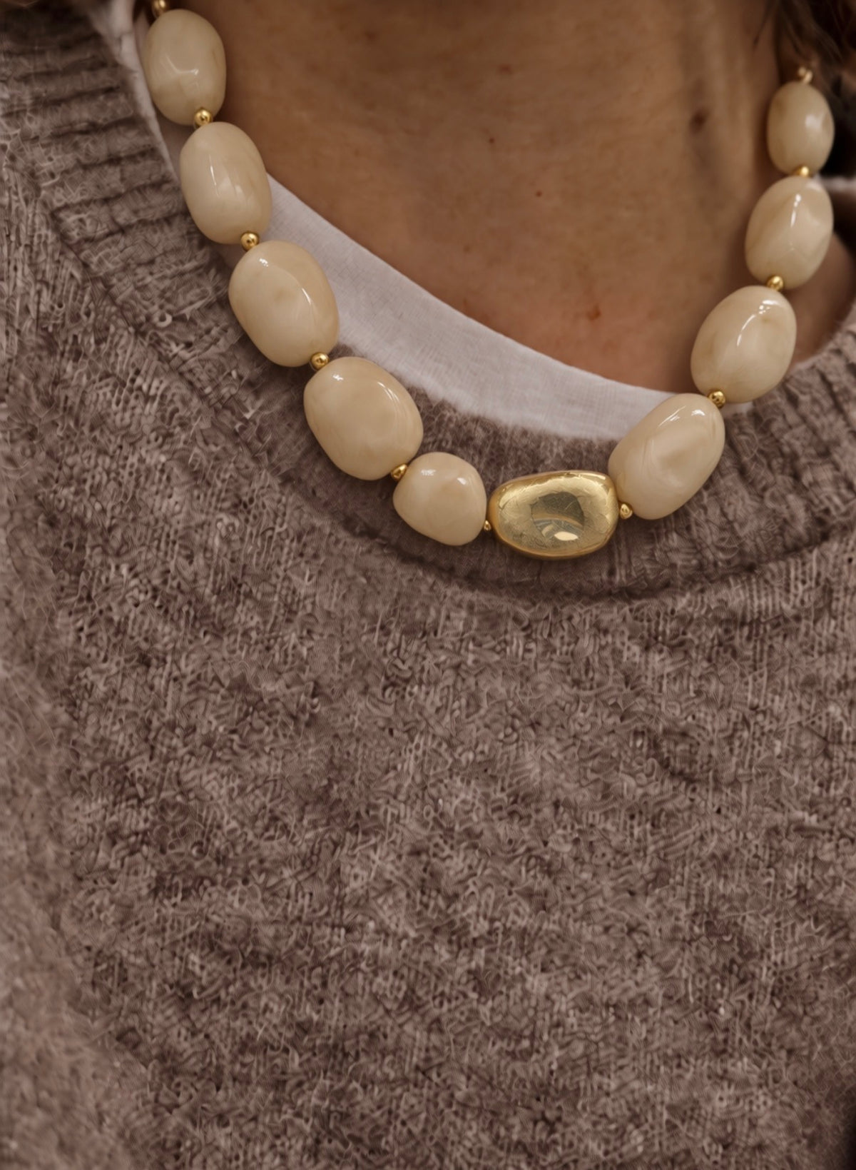COLLIER BETH BEIGE