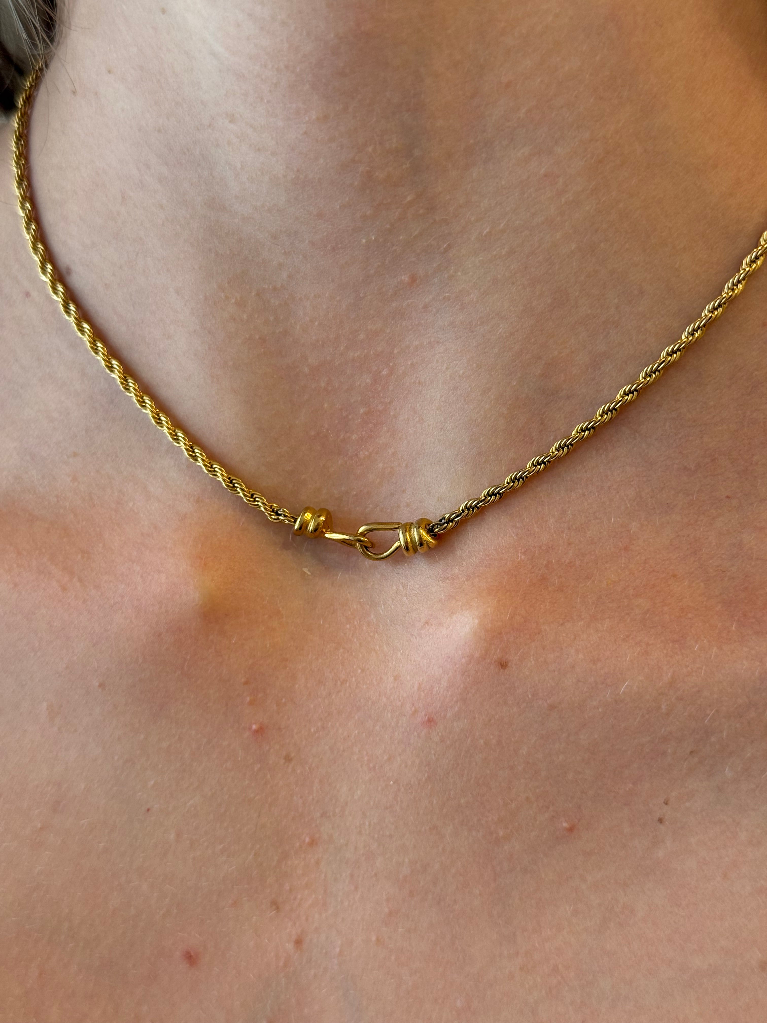 COLLIER GAELLE