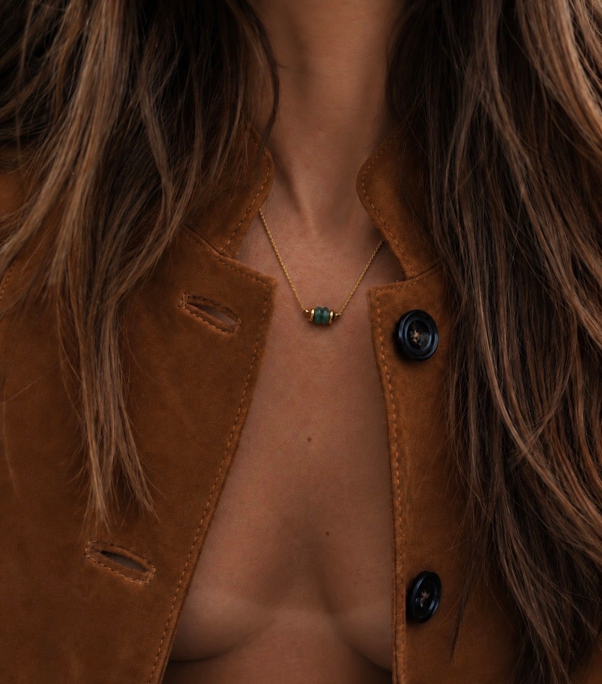 COLLIER OVANA